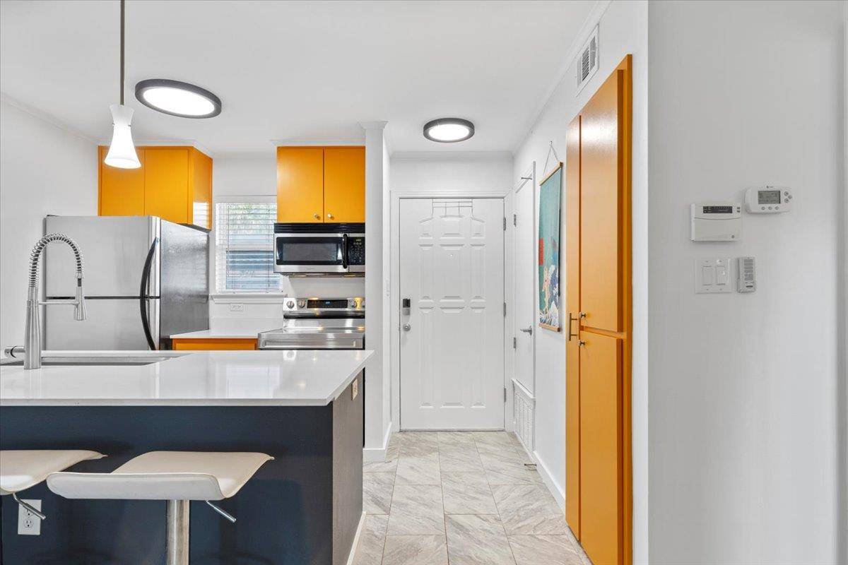 1422 Collier ST #103, Austin, TX 78704
