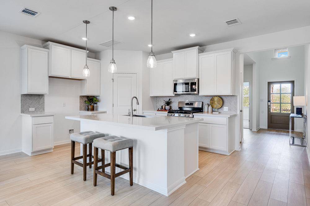 207 Crumpton WAY, Hutto, TX 78634