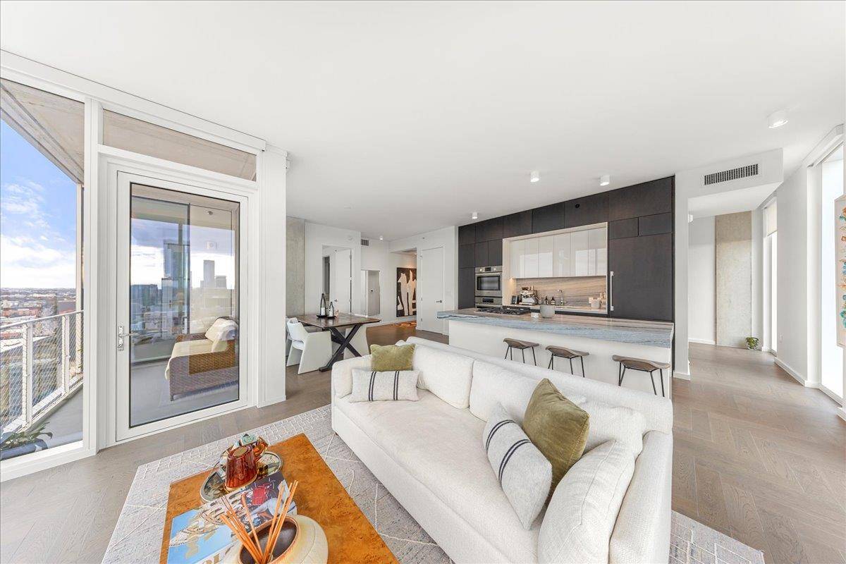313 W 17th ST #2405, Austin, TX 78701
