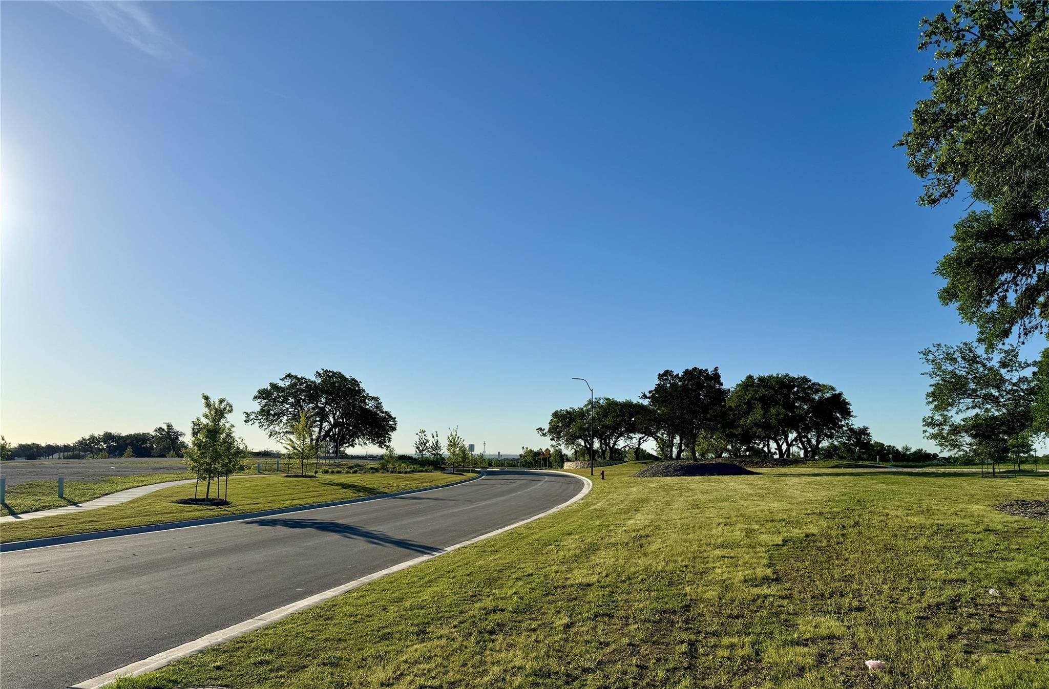 472 Treadwell LN, Kyle, TX 78640