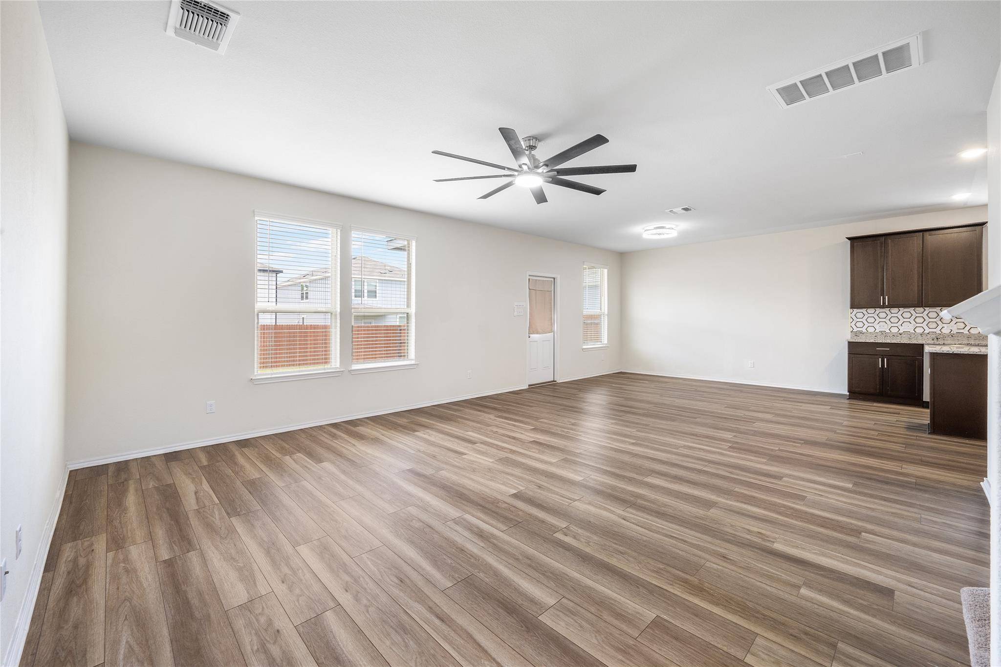 153 Purple Sandpiper LN, Leander, TX 78641
