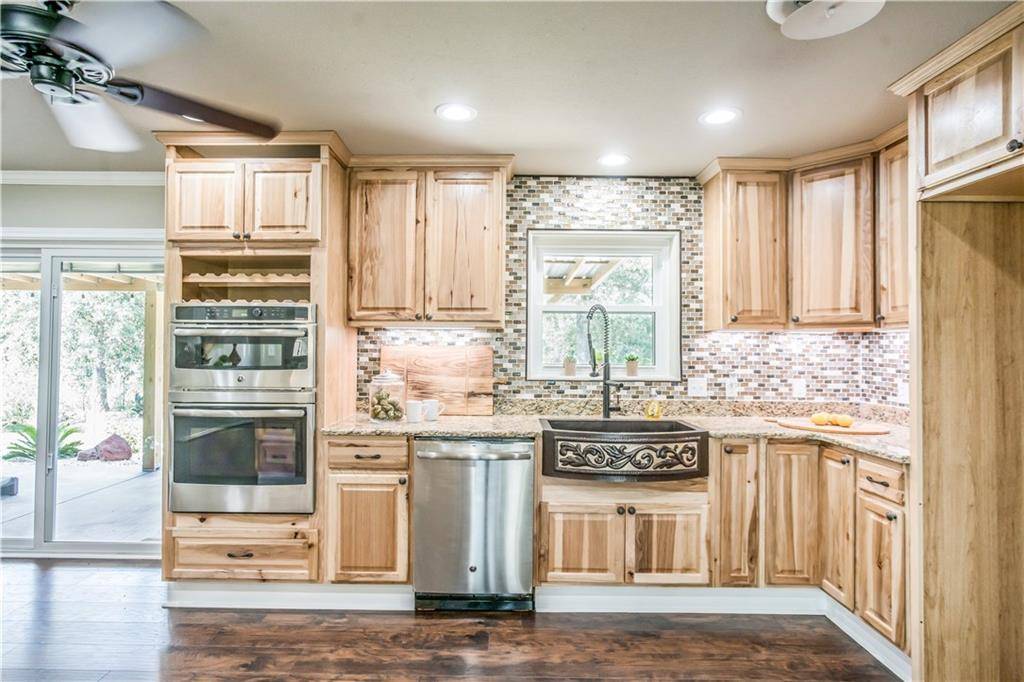 697 County Road 303a, Rockdale, TX 76567