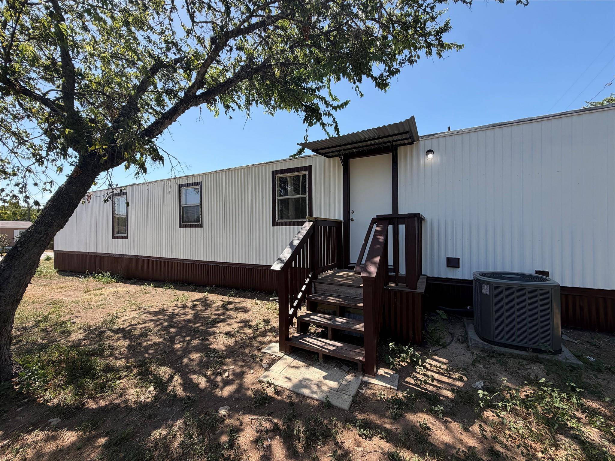 104 Castillo ST, Kyle, TX 78640
