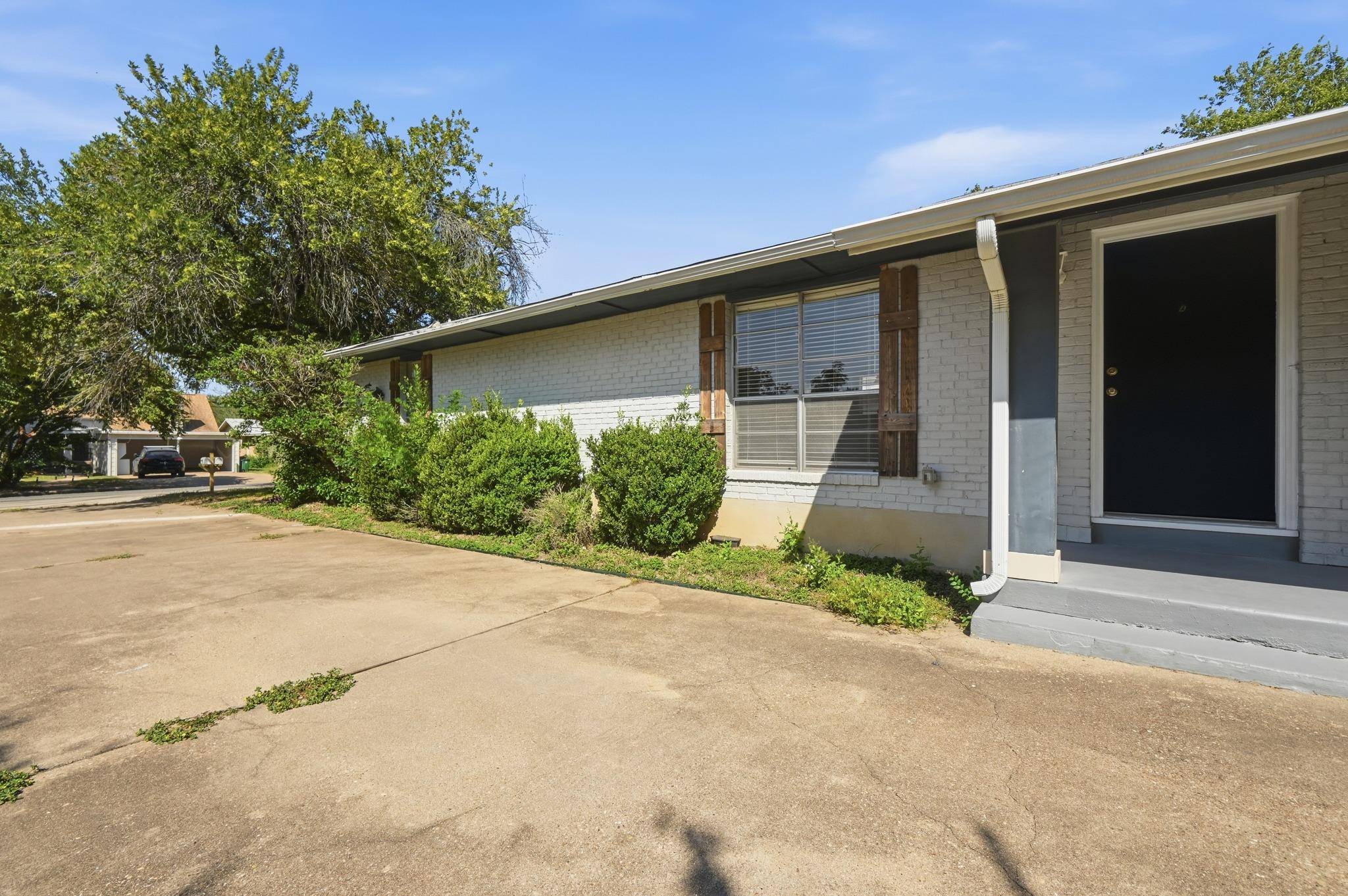 2712 Saint Edwards CIR #A, Austin, TX 78704