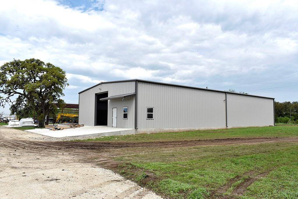 2000 Airport Loop, Kerrville, TX 78028