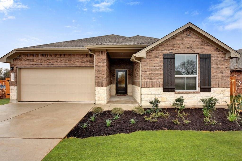 111 Breakwater DR, Bastrop, TX 78602