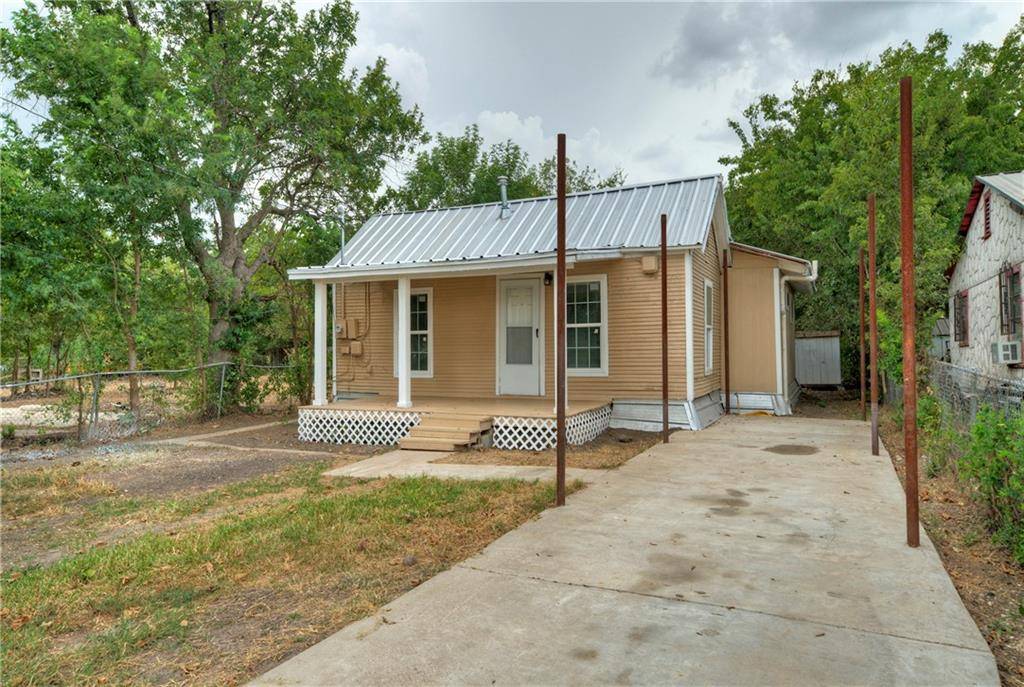 402 Sturgis ST, Taylor, TX 76574