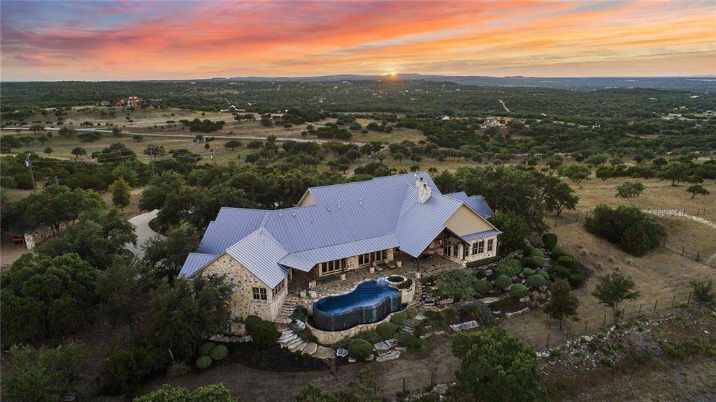 401 Scenic Ridge DR, Spicewood, TX 78669