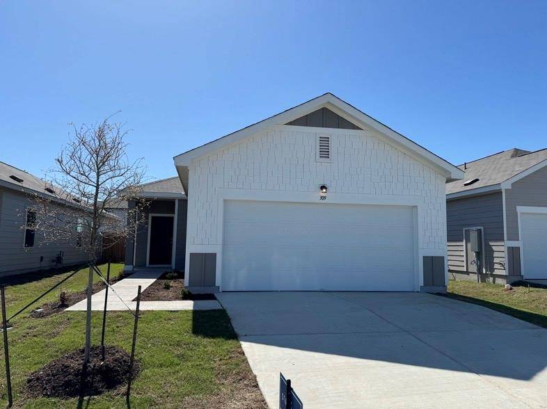 309 Plateau ST, Maxwell, TX 78656