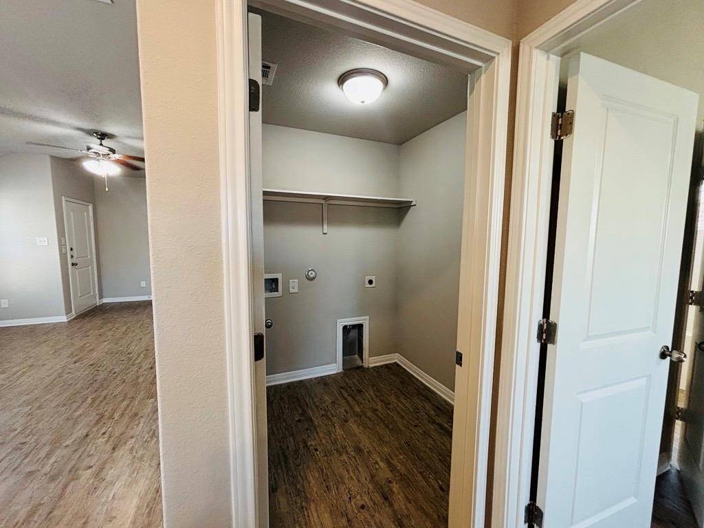 1410 Walden Pond DR, Pflugerville, TX 78660