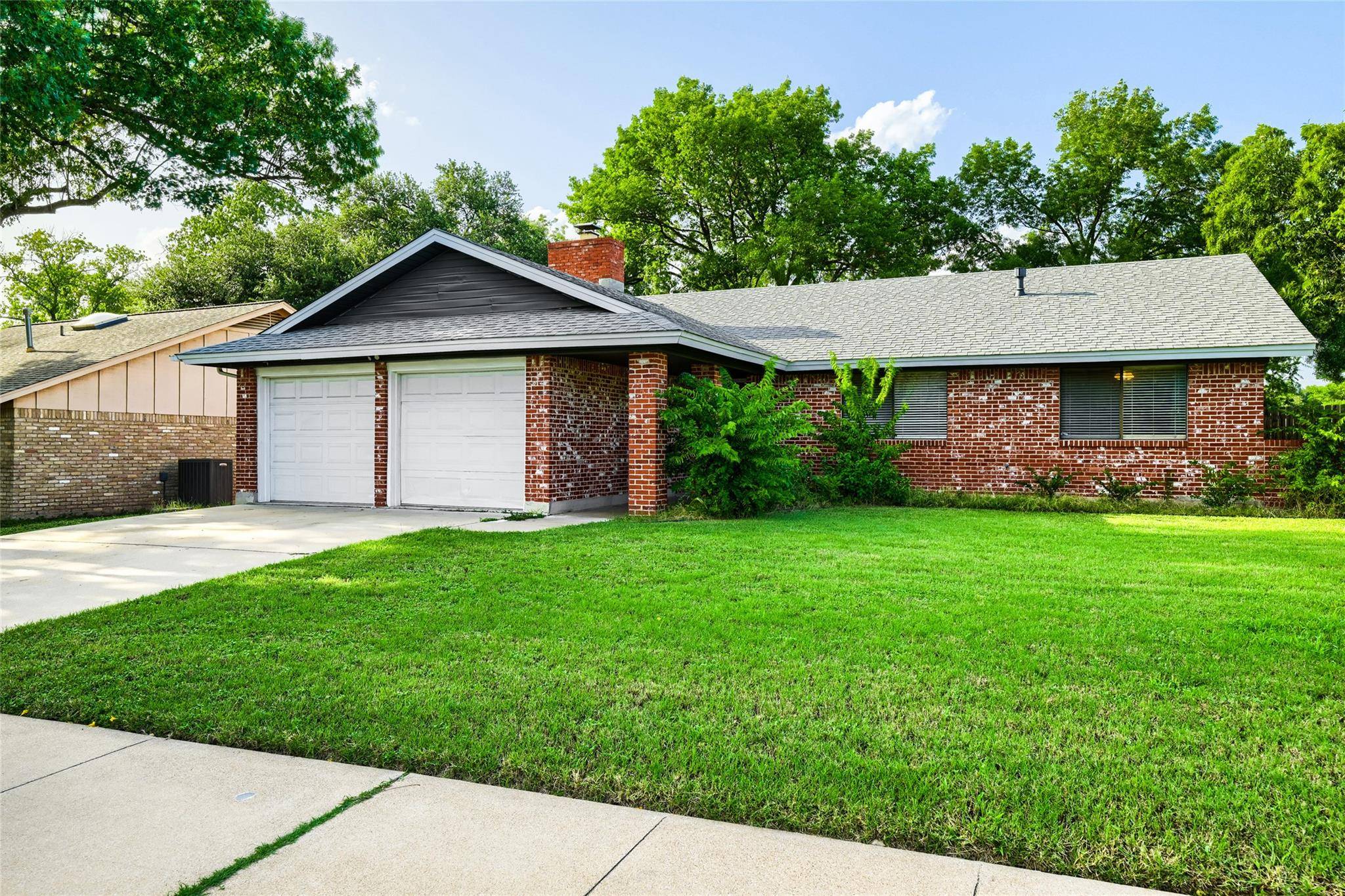 1300 Neans DR, Austin, TX 78758
