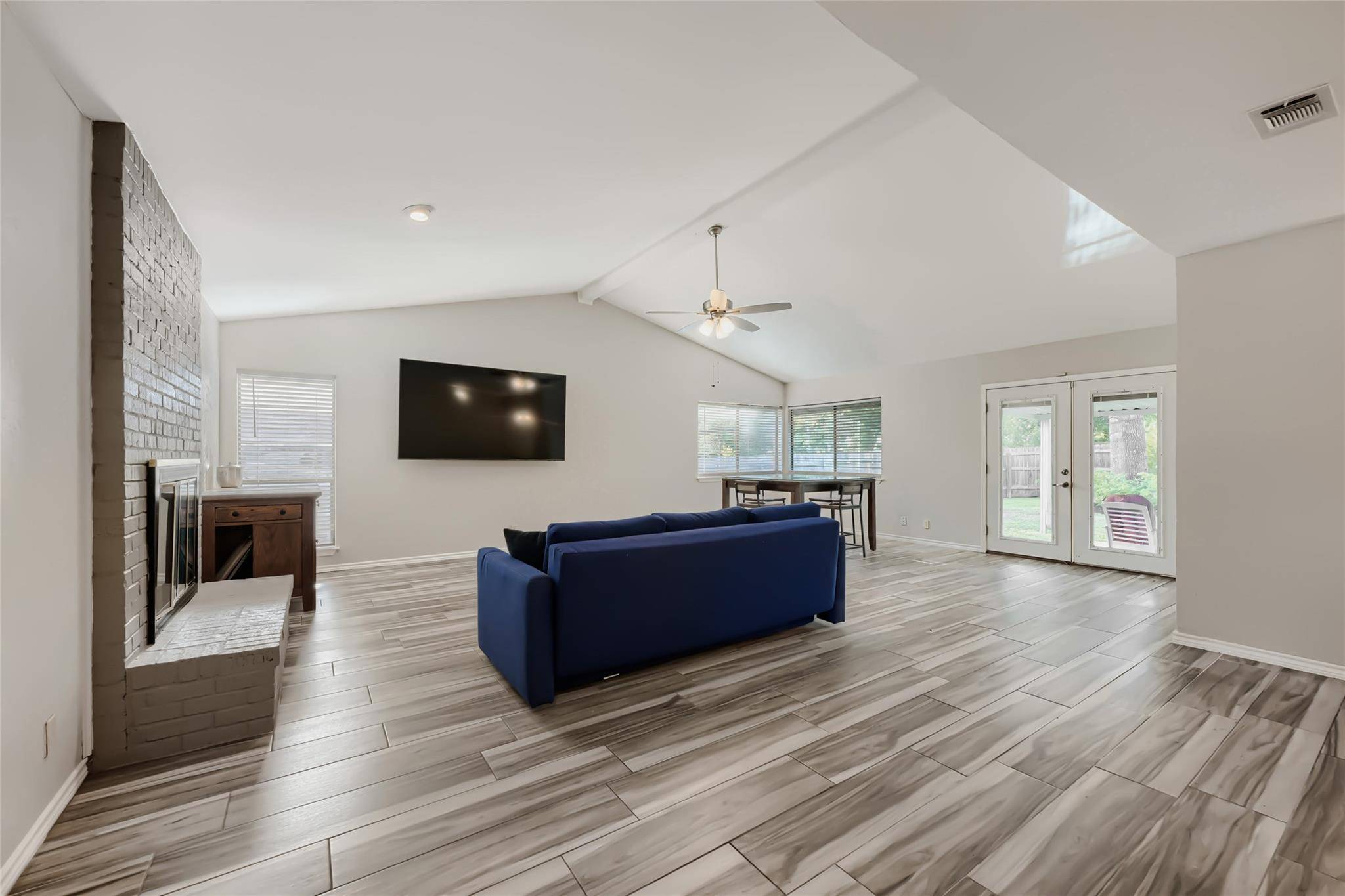 1300 Neans DR, Austin, TX 78758