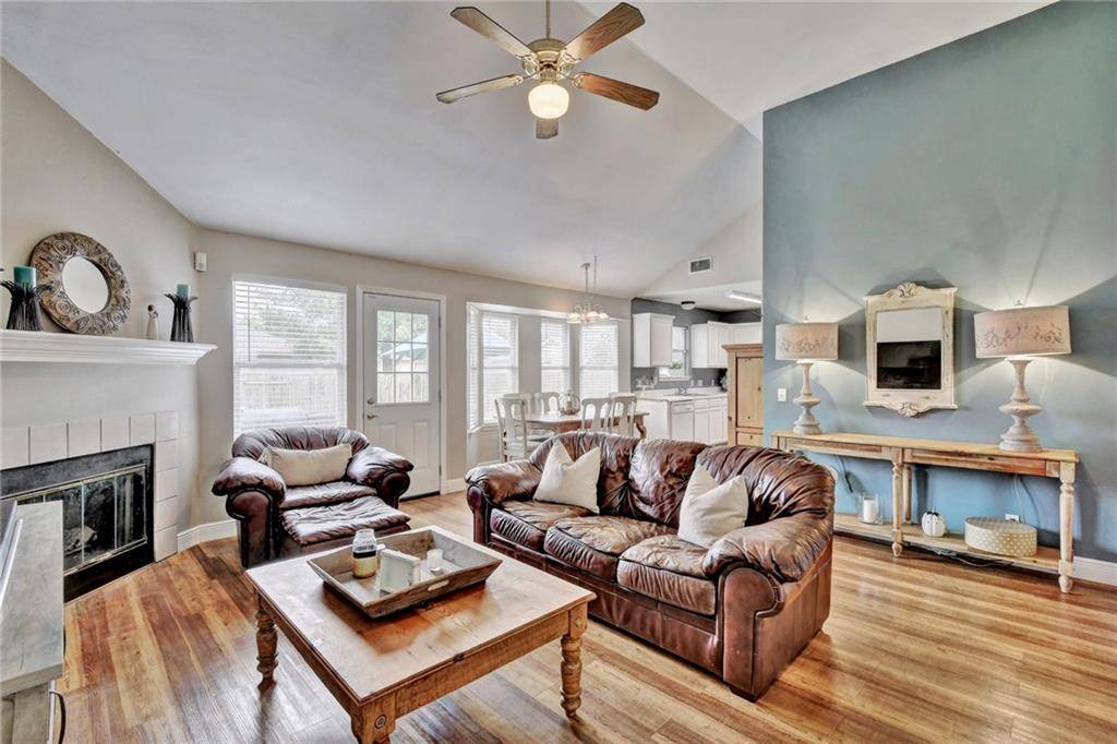 101 Mockingbird CV, Hutto, TX 78634
