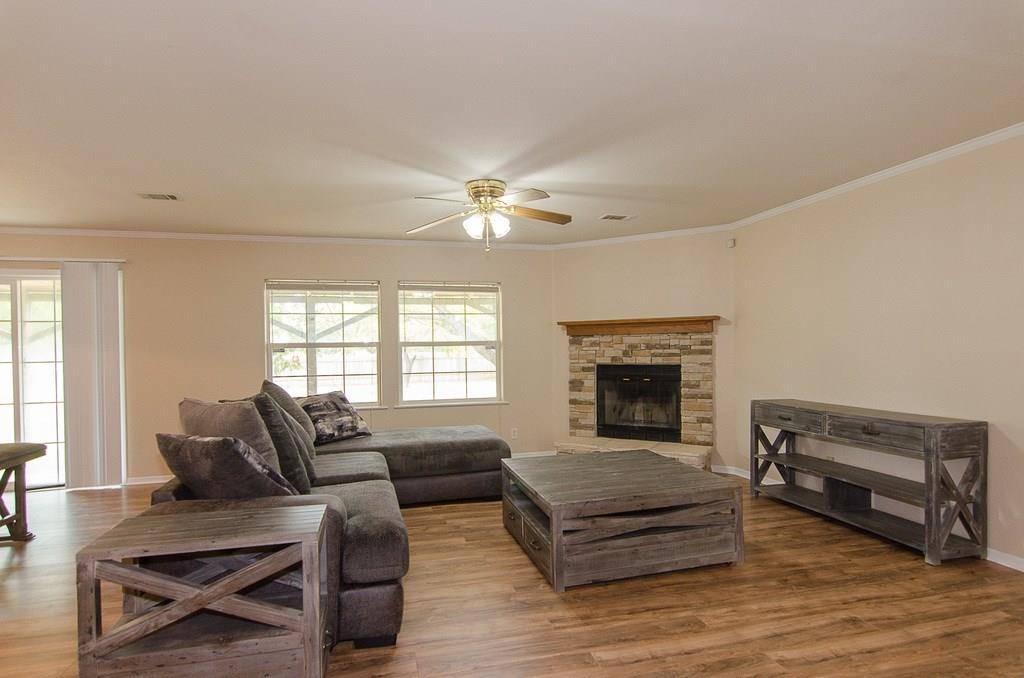 101 Fieldcrest DR, Marble Falls, TX 78654