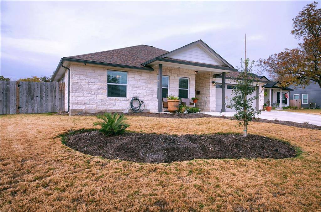 805 Kimbro ST, Taylor, TX 76574