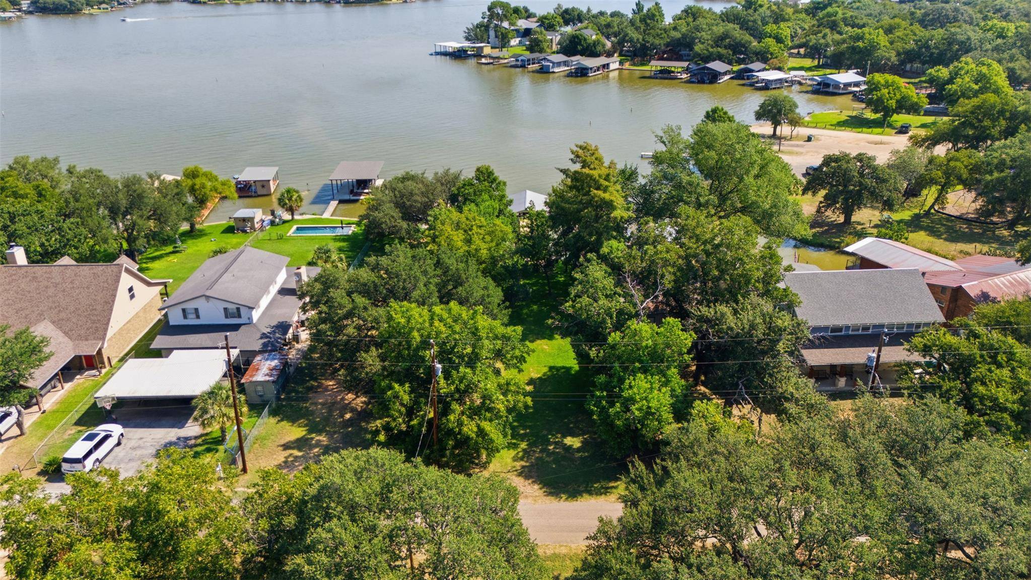 124 S Shorewood DR, Granite Shoals, TX 78654