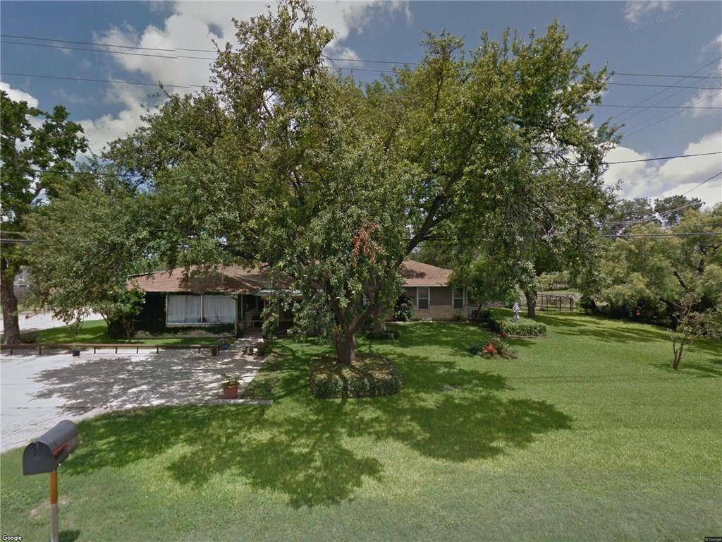 1405 E 97 HWY, Jourdanton, TX 78026