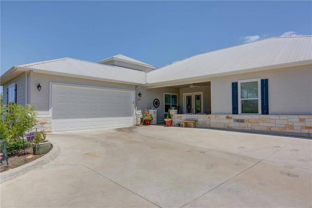 215 Tall Forest DR, Bastrop, TX 78602