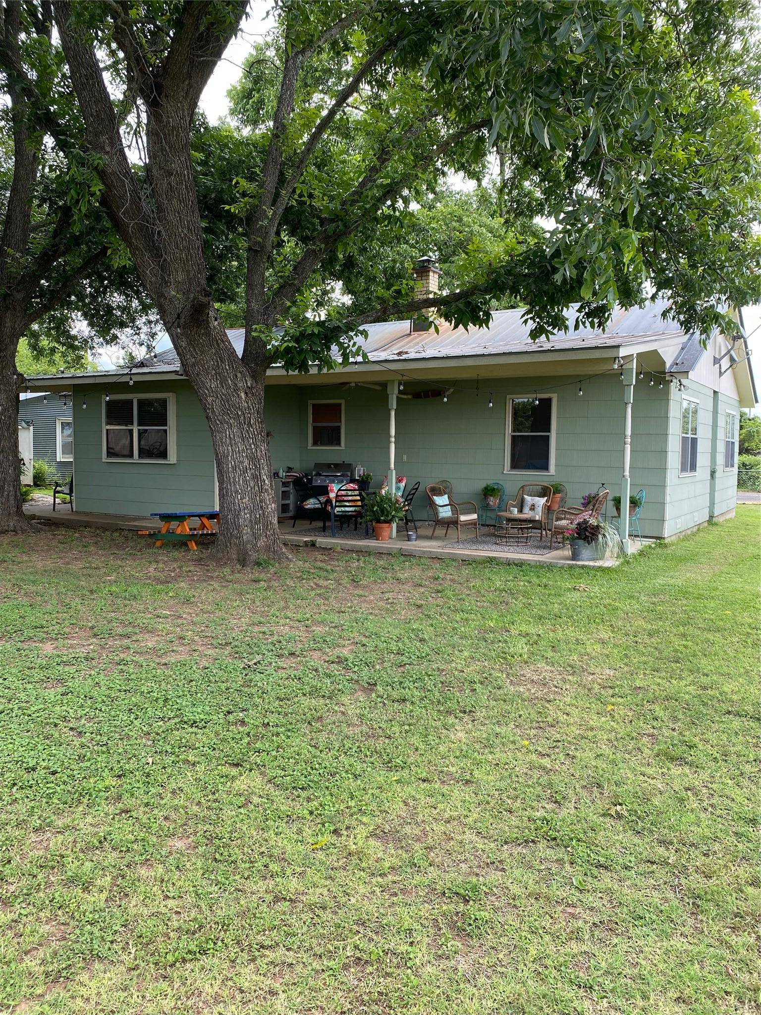 1132 Thiele LN, Fredericksburg, TX 78624