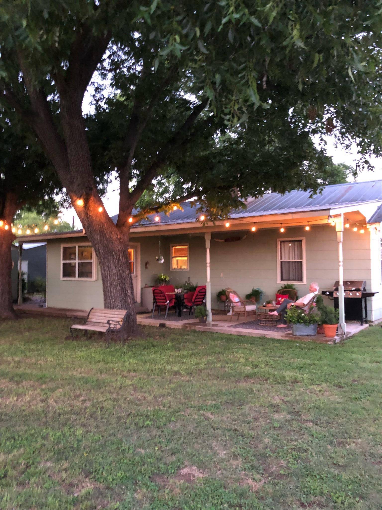 1132 Thiele LN, Fredericksburg, TX 78624