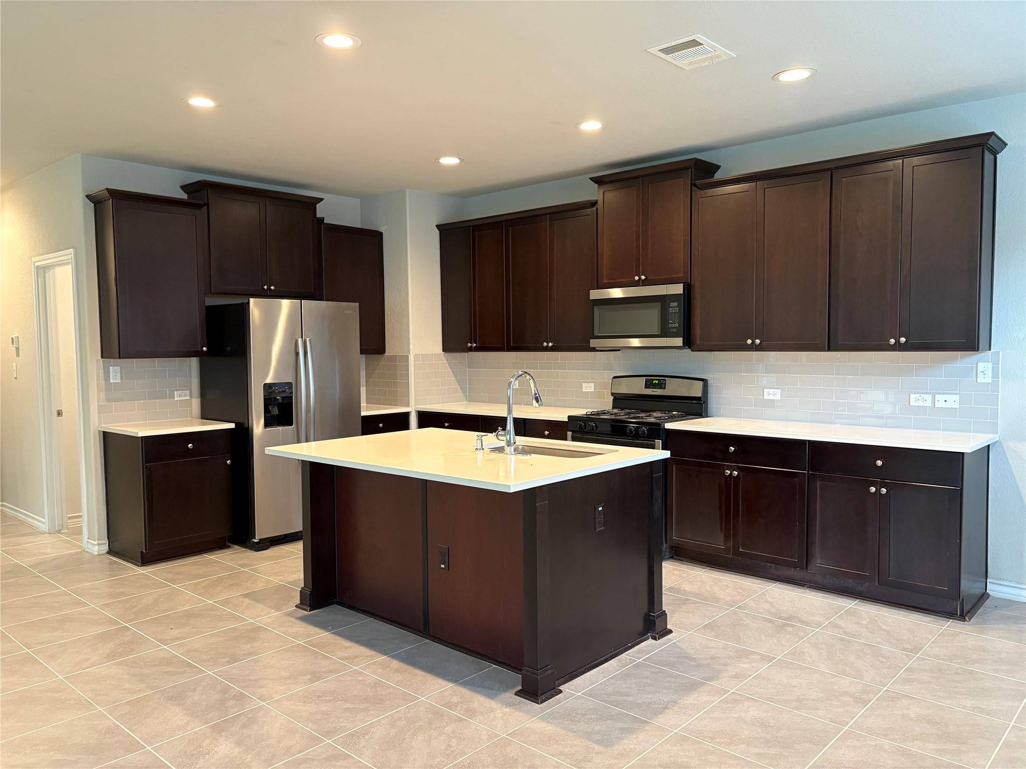 147 Mary Max CIR, San Marcos, TX 78666