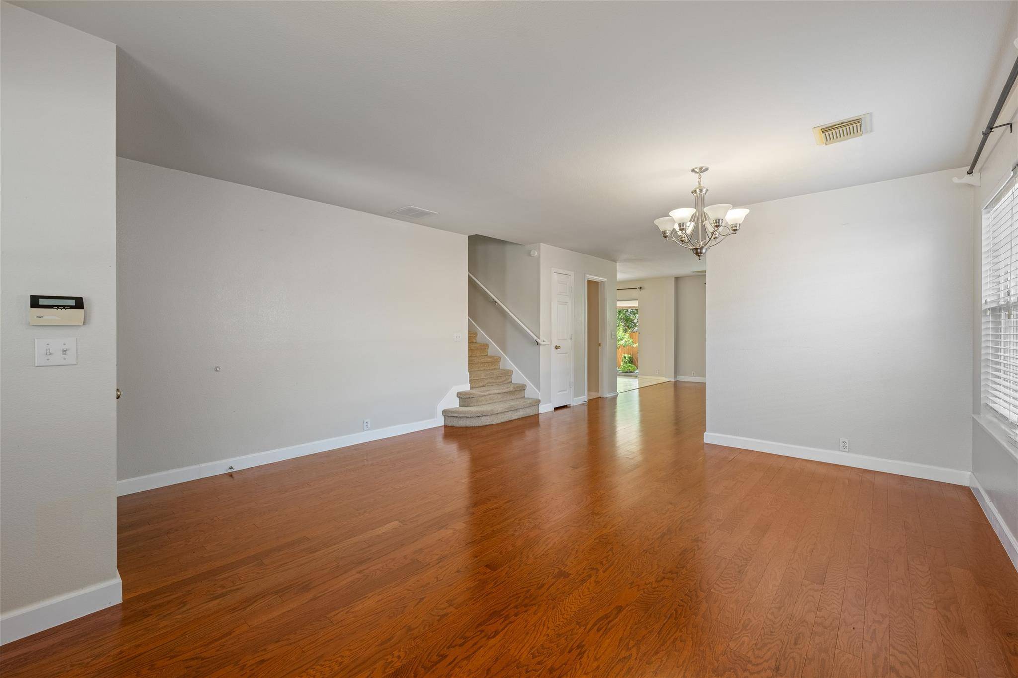 14716 Lantern LN, Pflugerville, TX 78660
