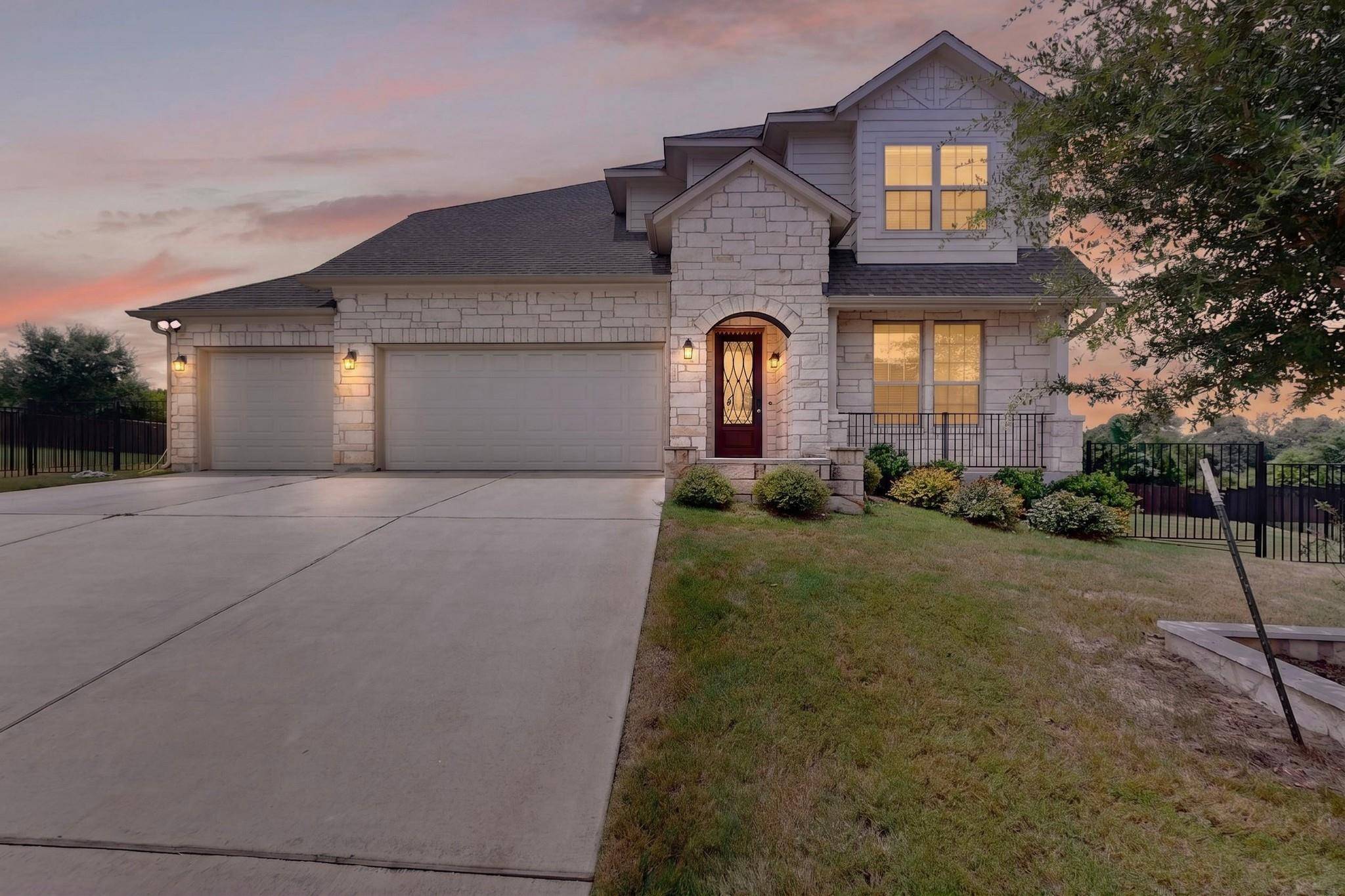 1900 Vinaros CT, Leander, TX 78641