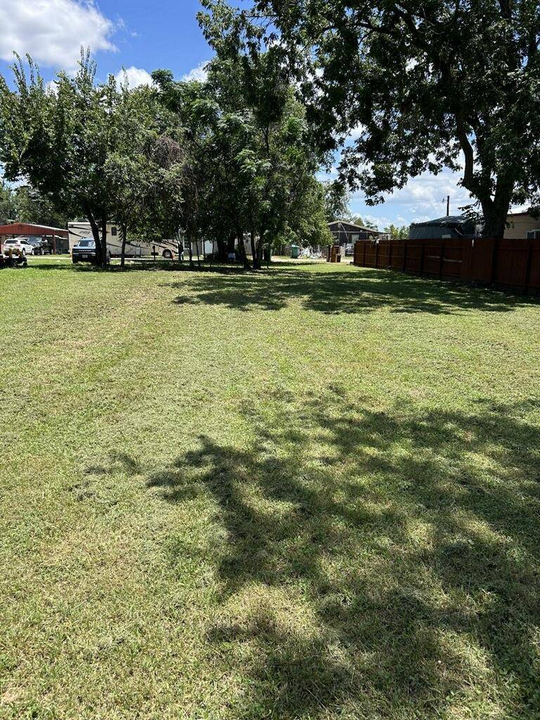 704 Hill ST, Smithville, TX 78957