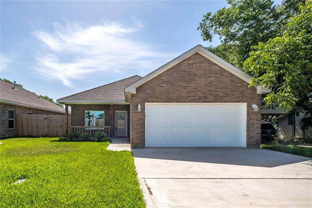 330 S Caldwell ST, Giddings, TX 78942