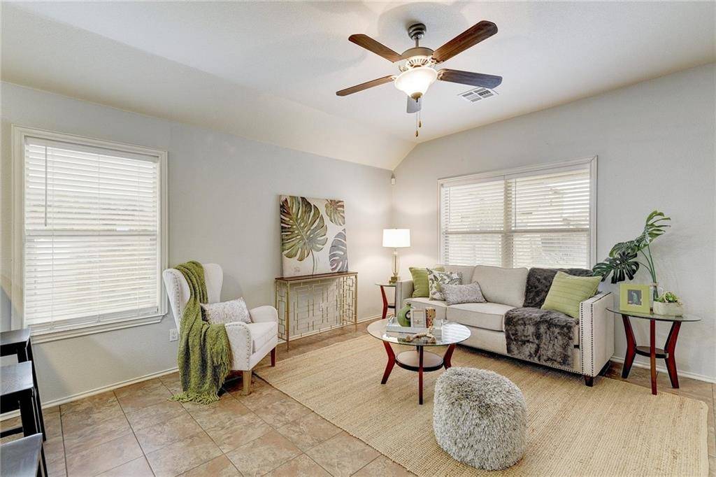 528 Quarter Ave, Buda, TX 78610