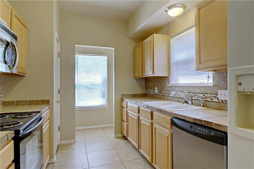 1104 Canyon Edge DR #B, Austin, TX 78733