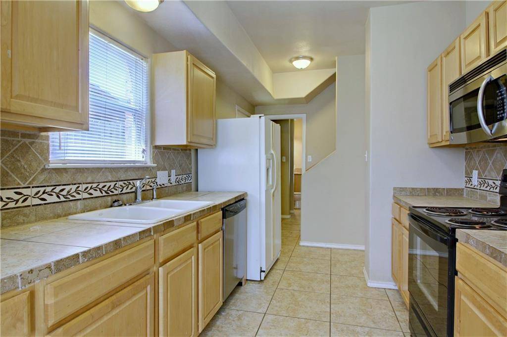 1104 Canyon Edge DR #B, Austin, TX 78733