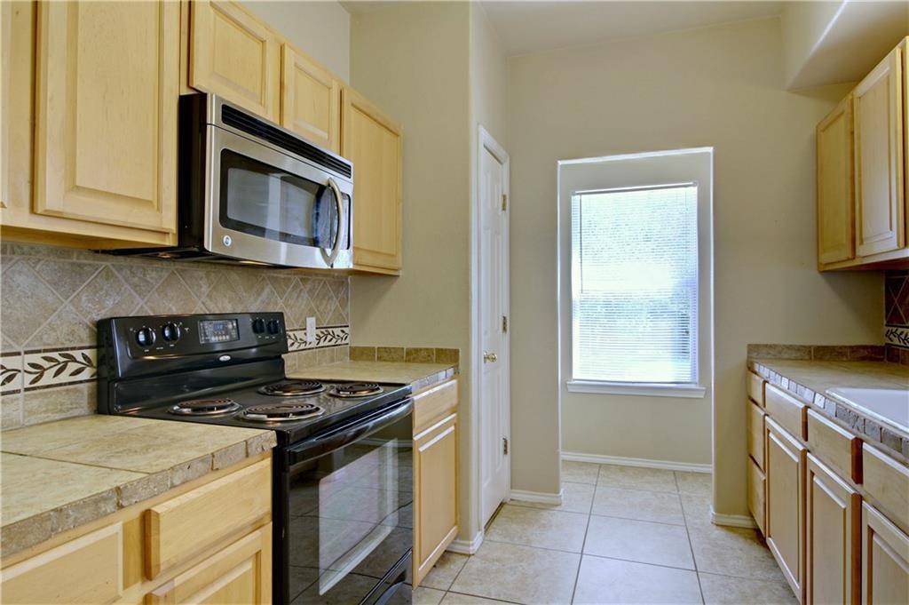 1104 Canyon Edge DR #B, Austin, TX 78733