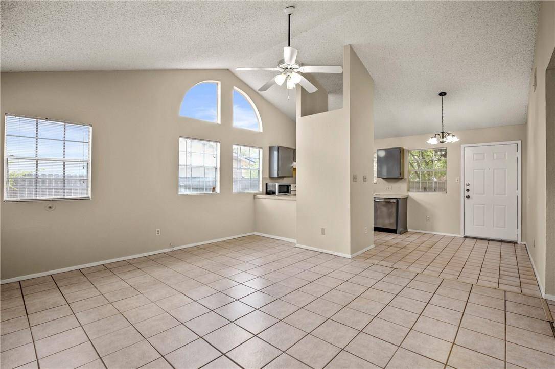 8807 Pineridge DR #A, Austin, TX 78729