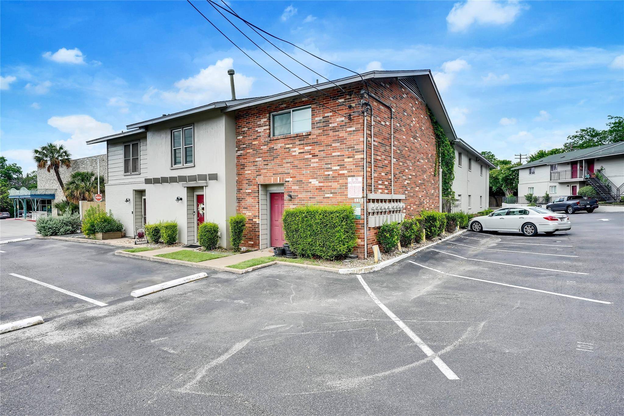2122 Hancock DR #120, Austin, TX 78756
