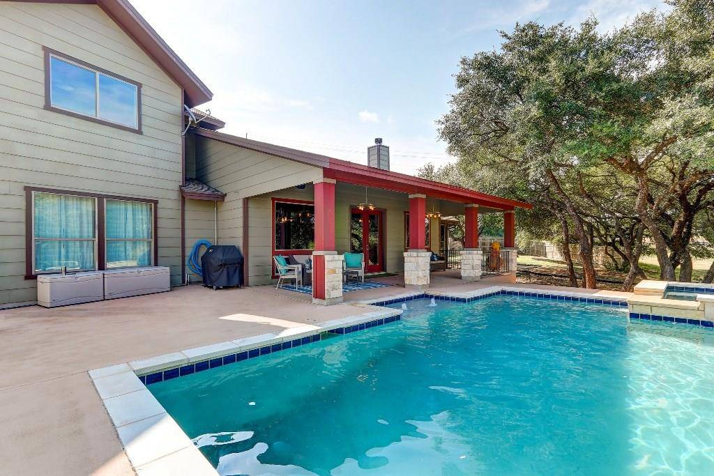 810 PAISLEY DR, Spicewood, TX 78669