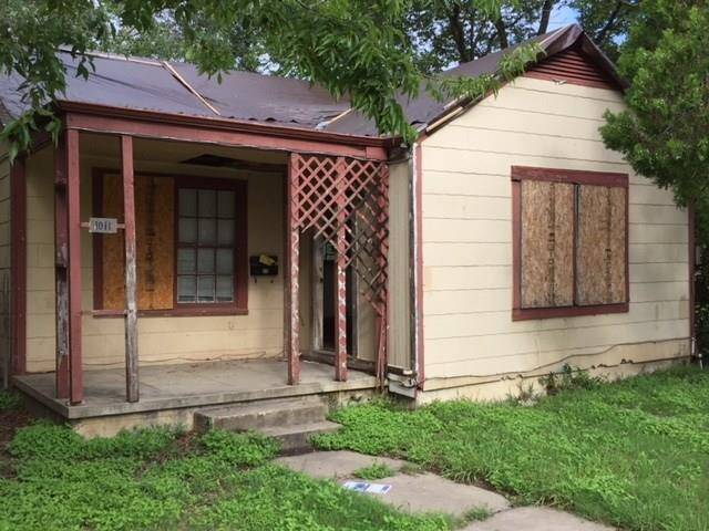 1011 Washburn ST, Taylor, TX 76574