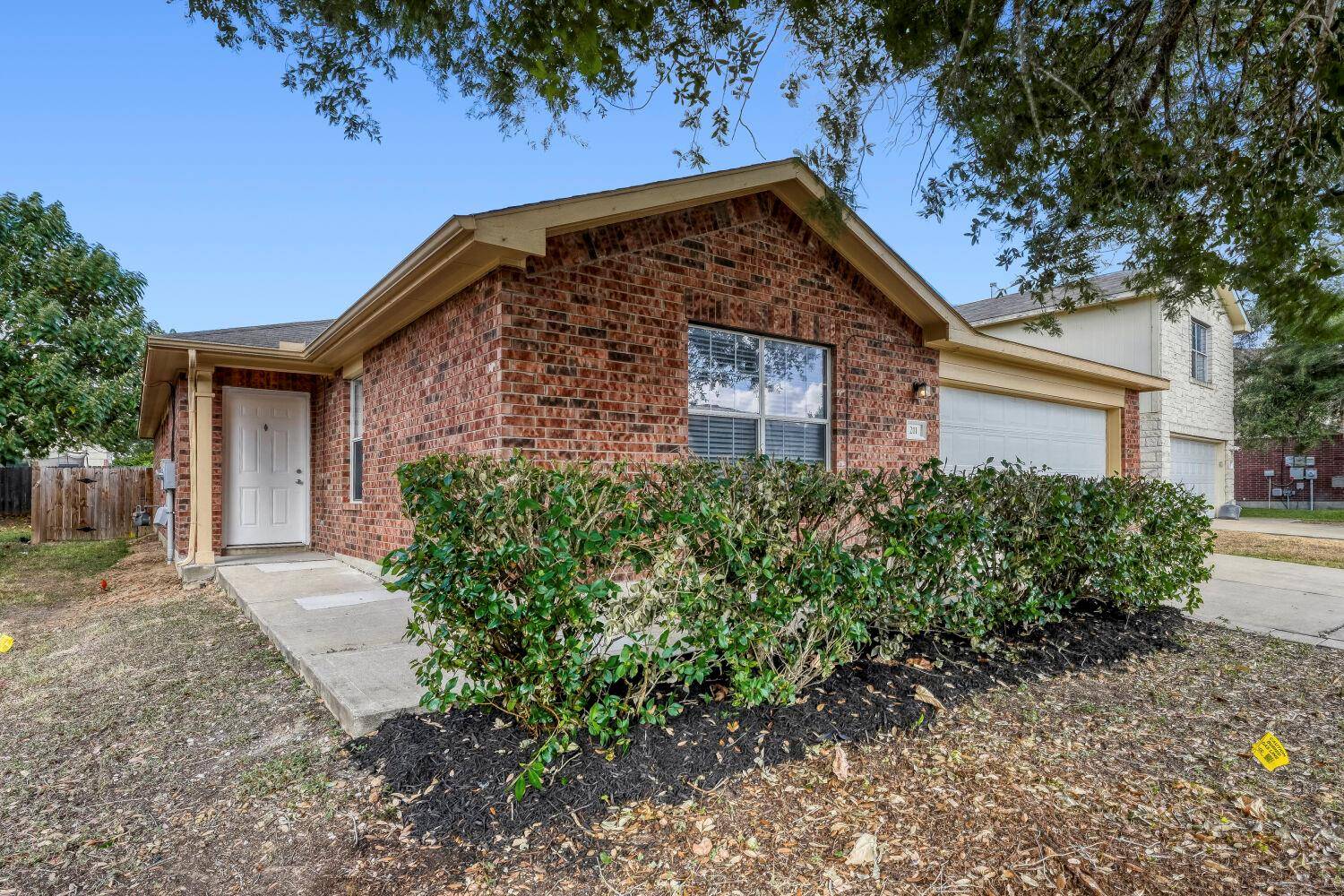 211 Remington RUN, Bastrop, TX 78602