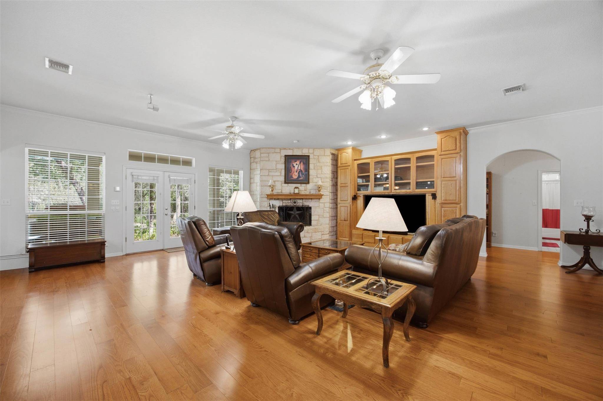 197 Elm Wood DR, Elgin, TX 78621
