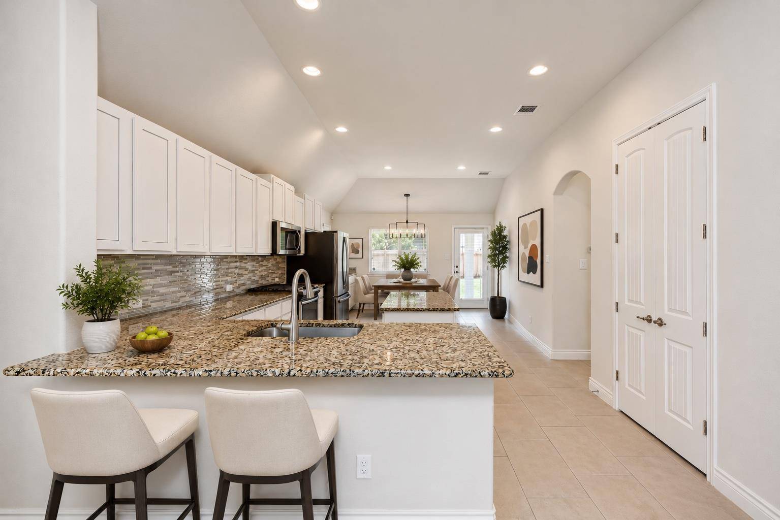 170 MOUNT ELLEN ST, Hutto, TX 78634