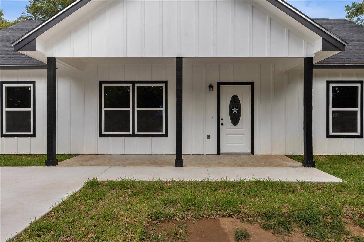 Address not disclosed, Smithville, TX 78957