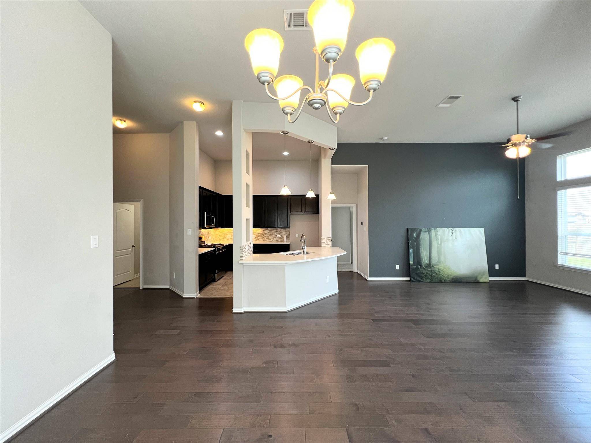 613 Palmilla ST, Leander, TX 78641