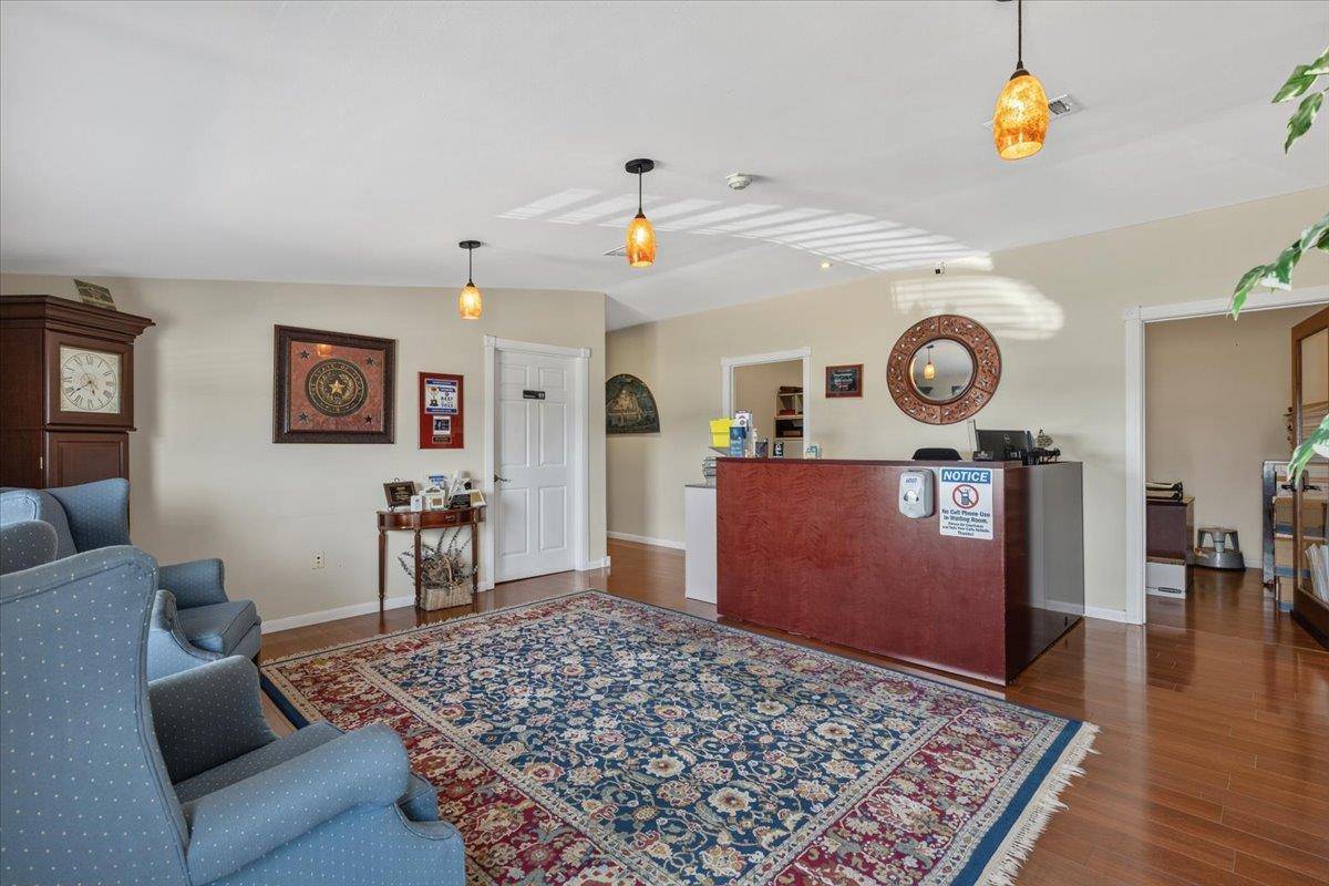 3975 E Us-290 #A, Dripping Springs, TX 78620