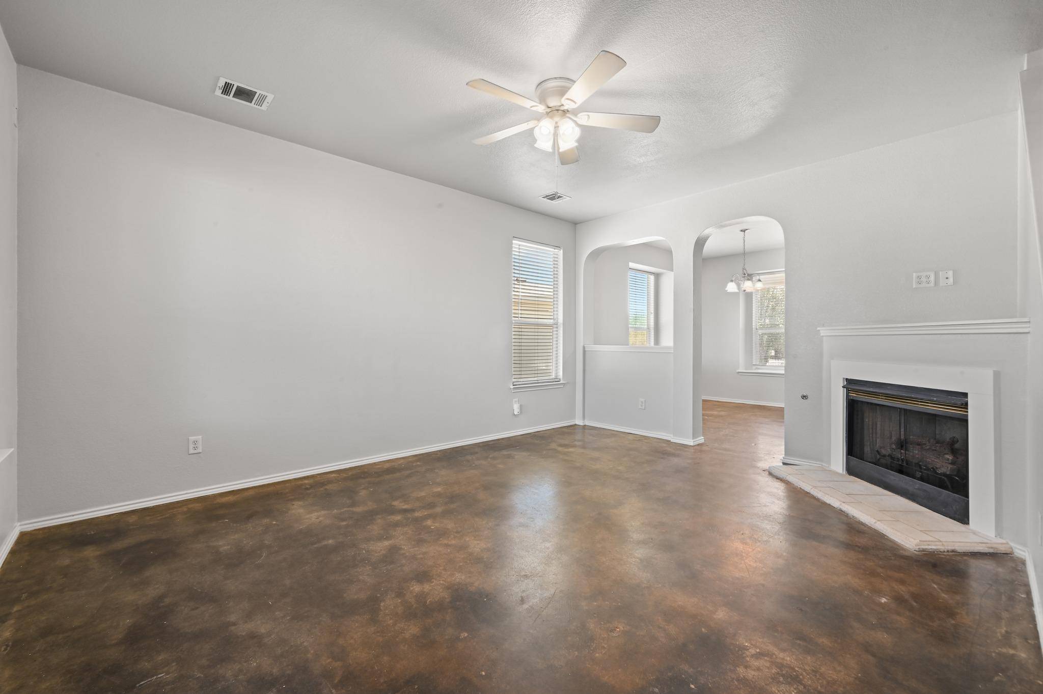 348 Sampson, Kyle, TX 78640