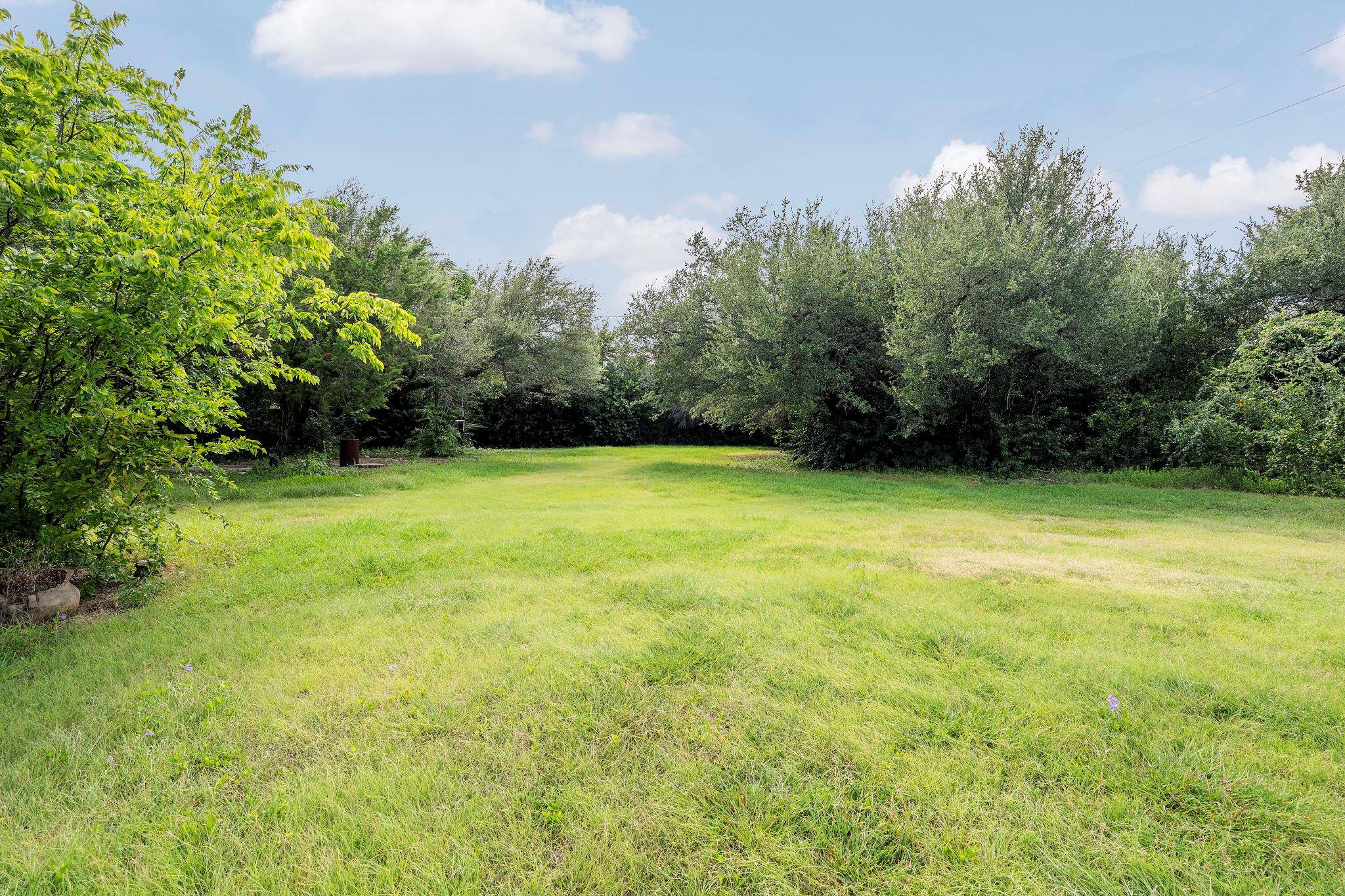 1305 High Chaparral DR, Leander, TX 78641