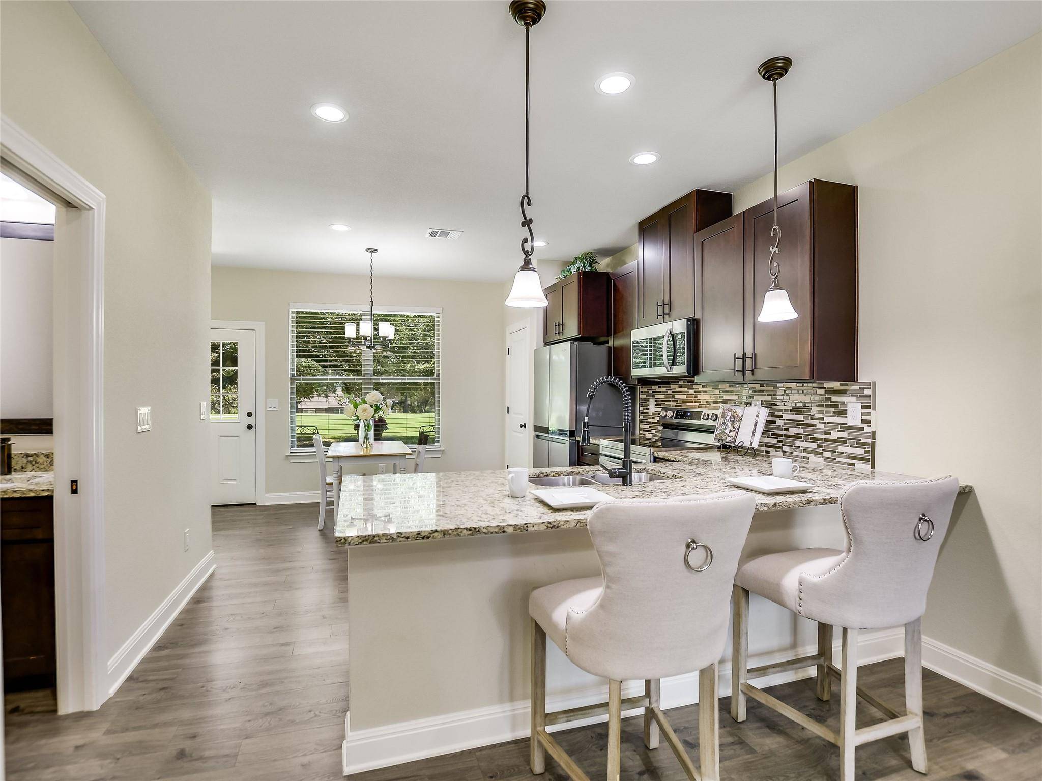 18803 Hogan CIR #16, Point Venture, TX 78645