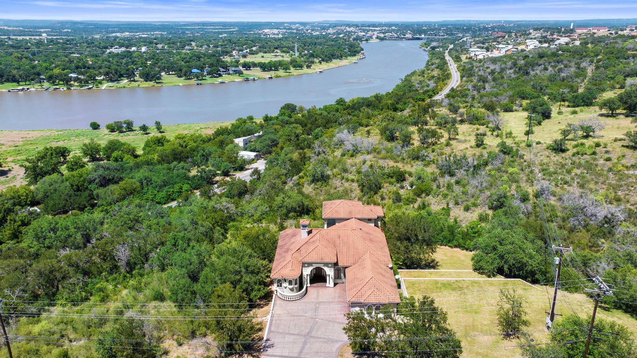 301 Circle DR, Horseshoe Bay, TX 78657