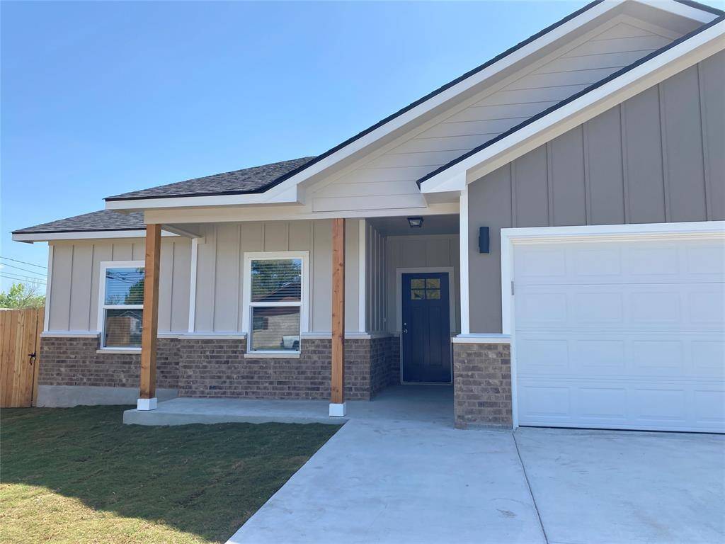 754 W. Columbus ST, Giddings, TX 78942