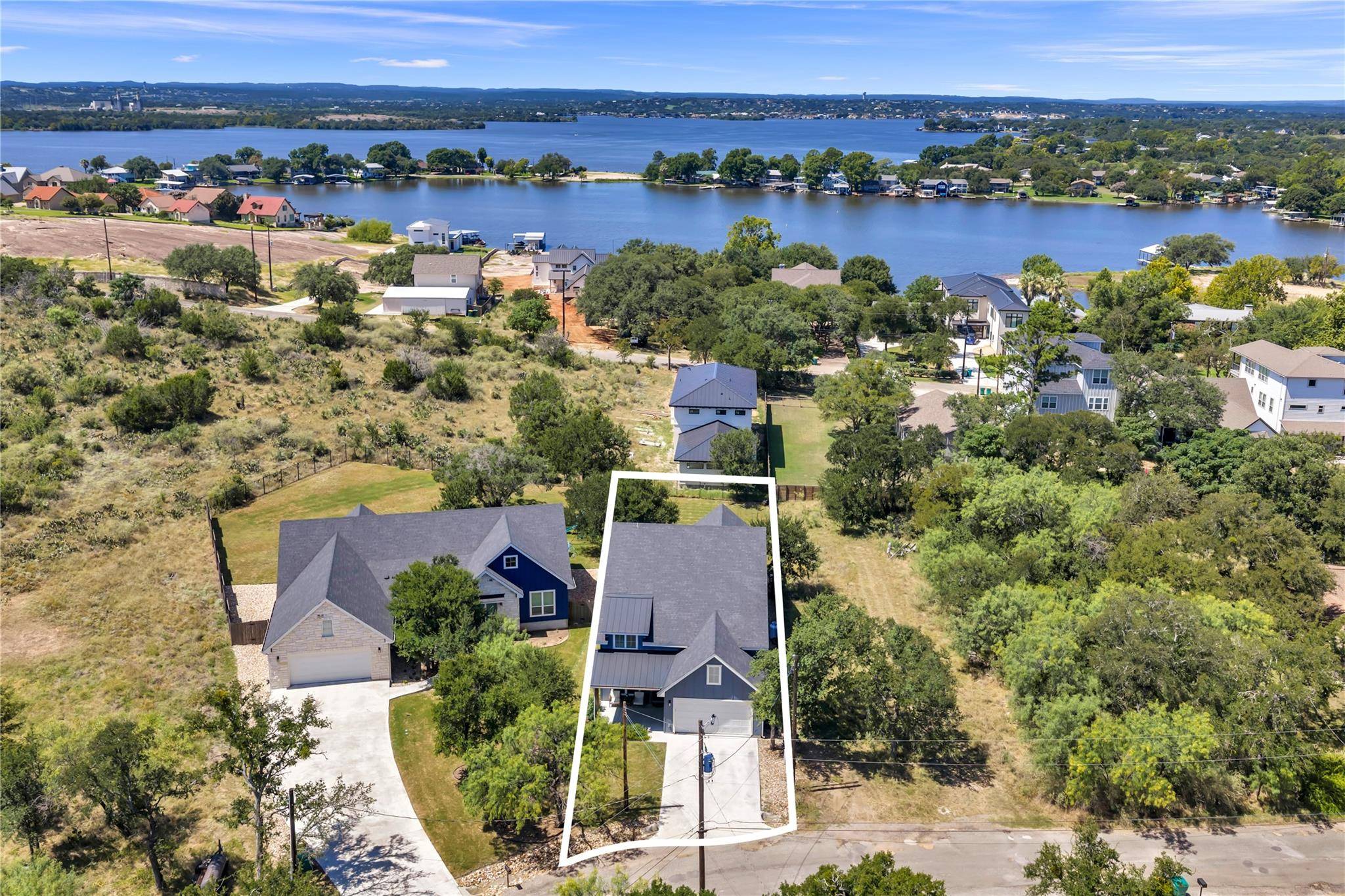824 Woodland Hills DR, Granite Shoals, TX 78654