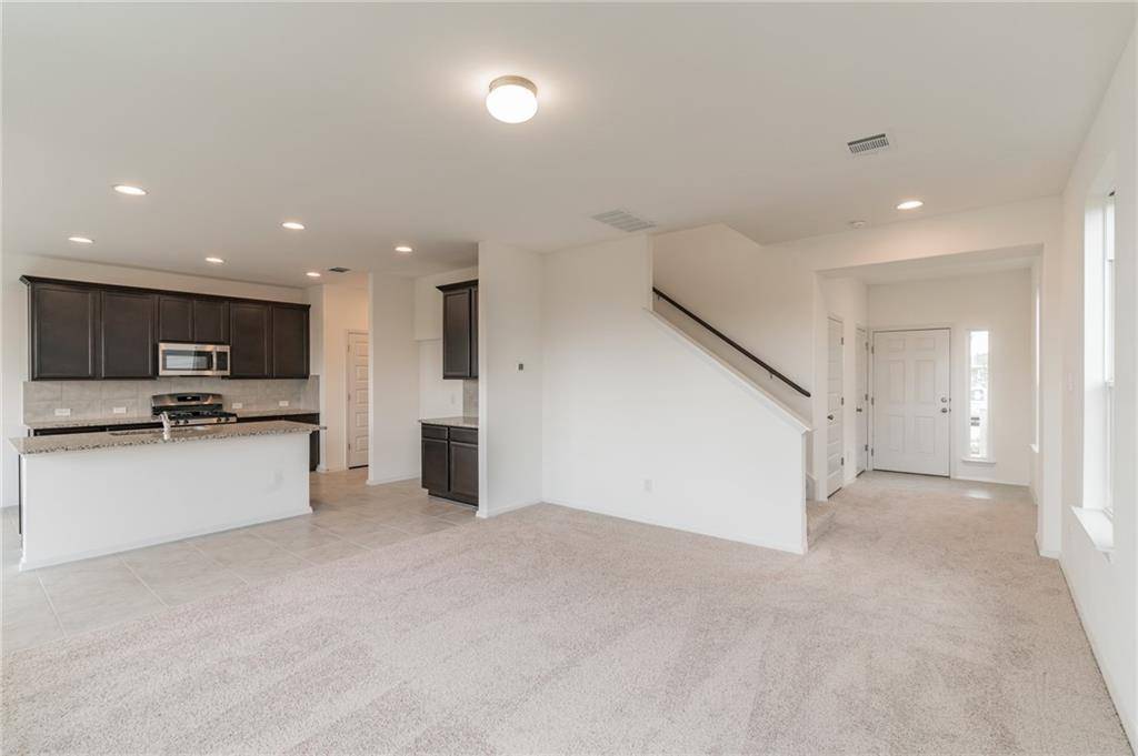 233 Trailside LN, Bastrop, TX 78602